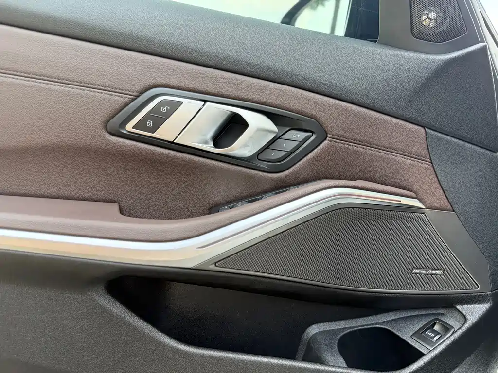 BMW 3 Series — миниатюра 17