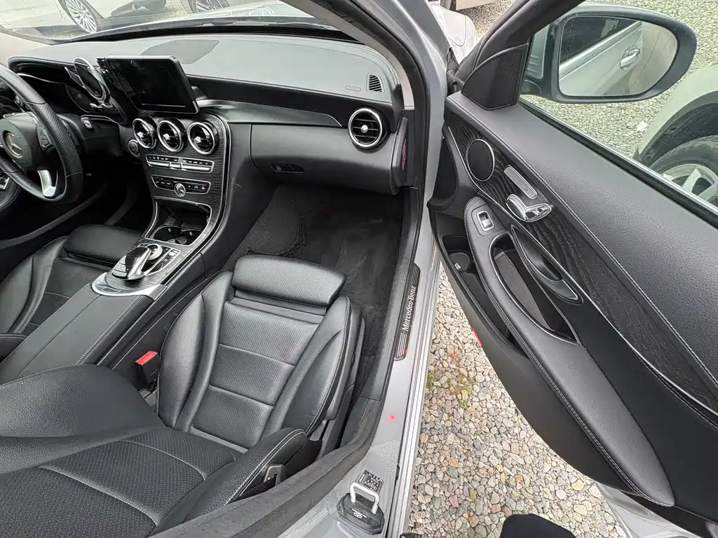 Mercedes-Benz C-Class — миниатюра 16