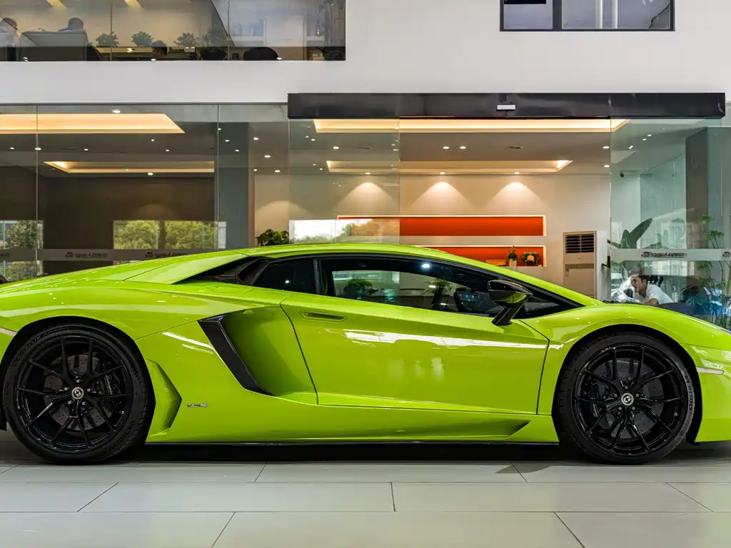 Lamborghini Aventador — миниатюра 15