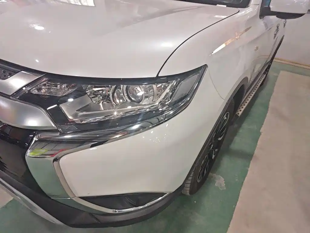 Mitsubishi Outlander — миниатюра 24