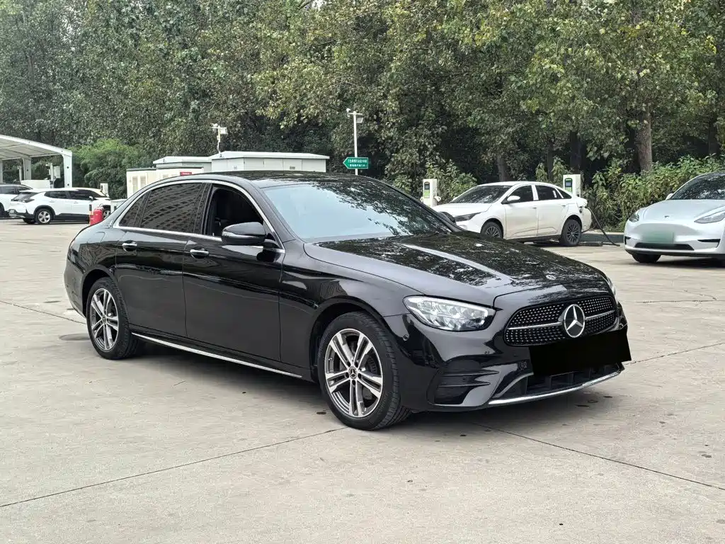 Mercedes-Benz E-Class — миниатюра 5