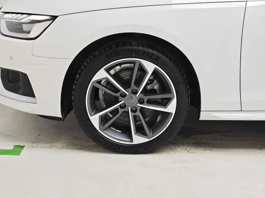 Audi A4L — миниатюра 8