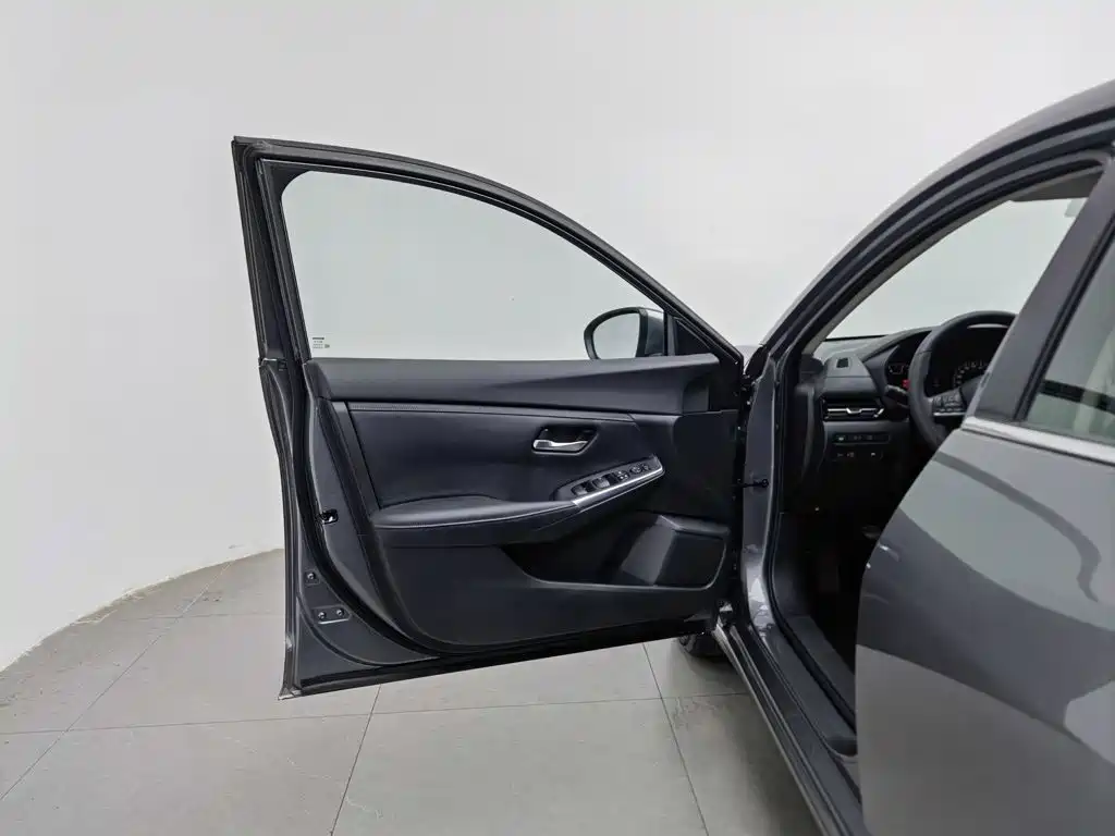 Nissan Sylphy — миниатюра 8