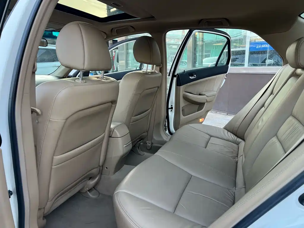 Honda Accord — миниатюра 9