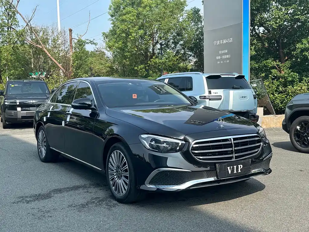 Mercedes-Benz E-Class — миниатюра 3