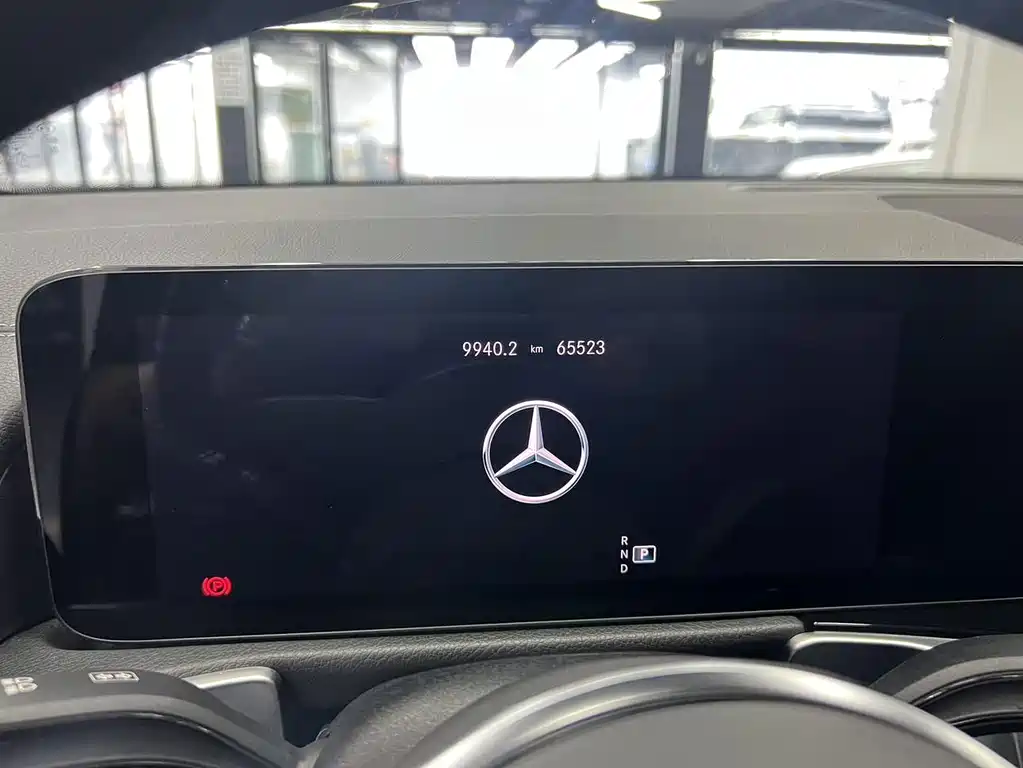 Mercedes-Benz GLB — миниатюра 13