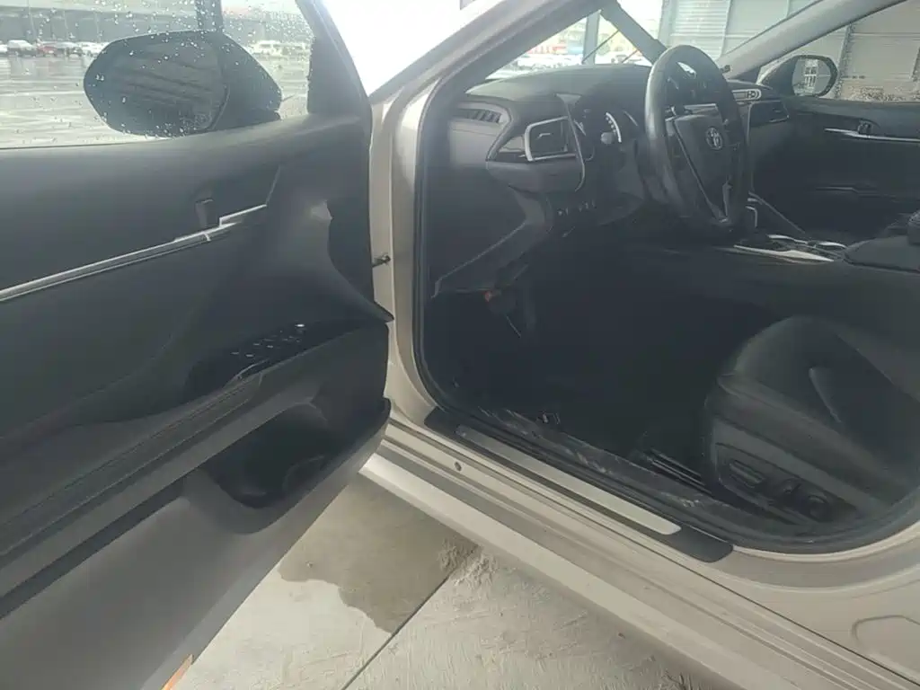 Toyota Camry — миниатюра 16