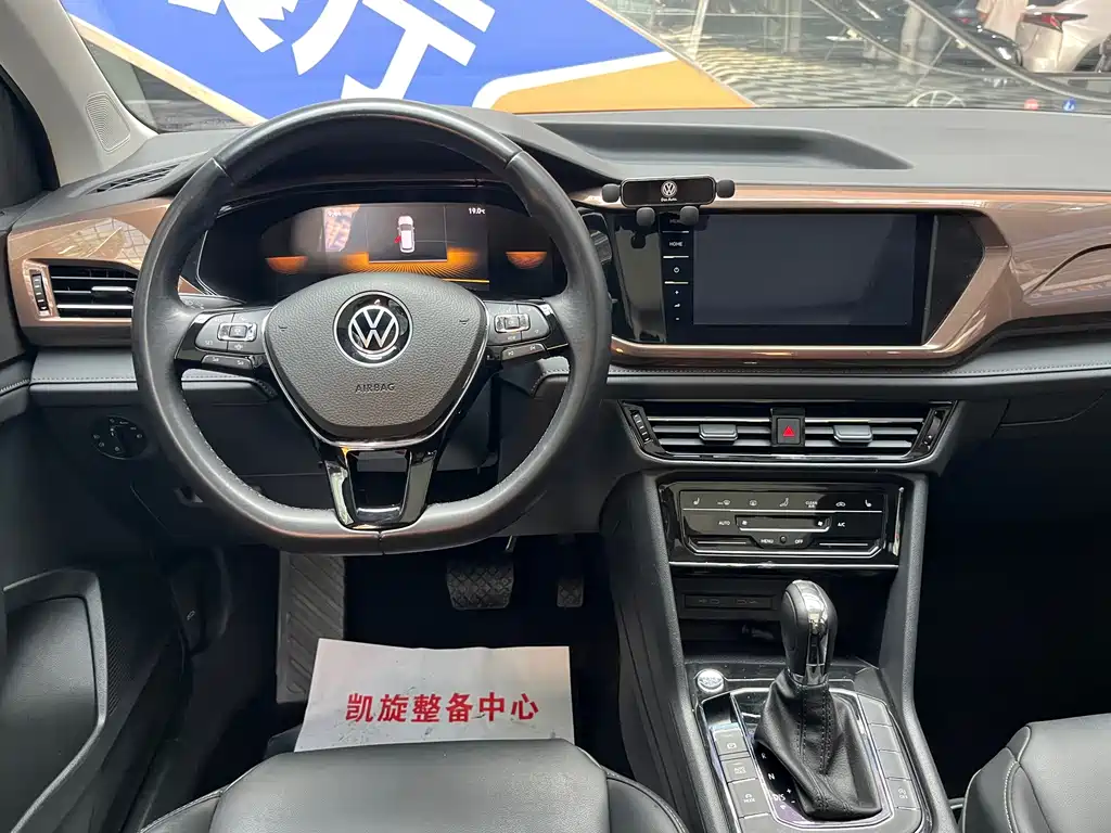 Volkswagen Tharu — миниатюра 8