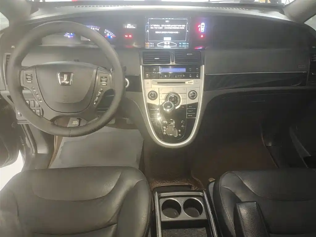 Luxgen Big 7 MPV — миниатюра 10