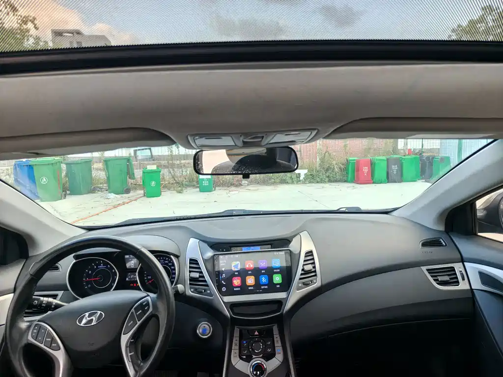 Hyundai Elantra Langdong — миниатюра 12