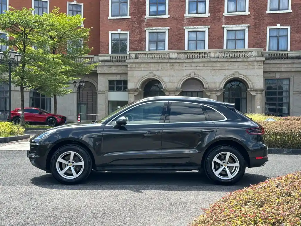 Porsche Macan — миниатюра 16