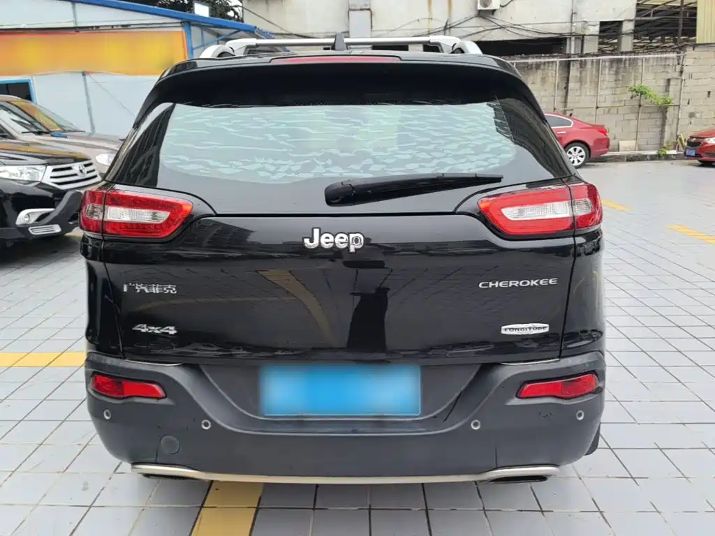 Jeep Cherokee — миниатюра 6