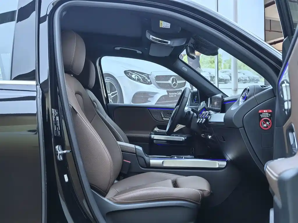 Mercedes-Benz GLB — миниатюра 20