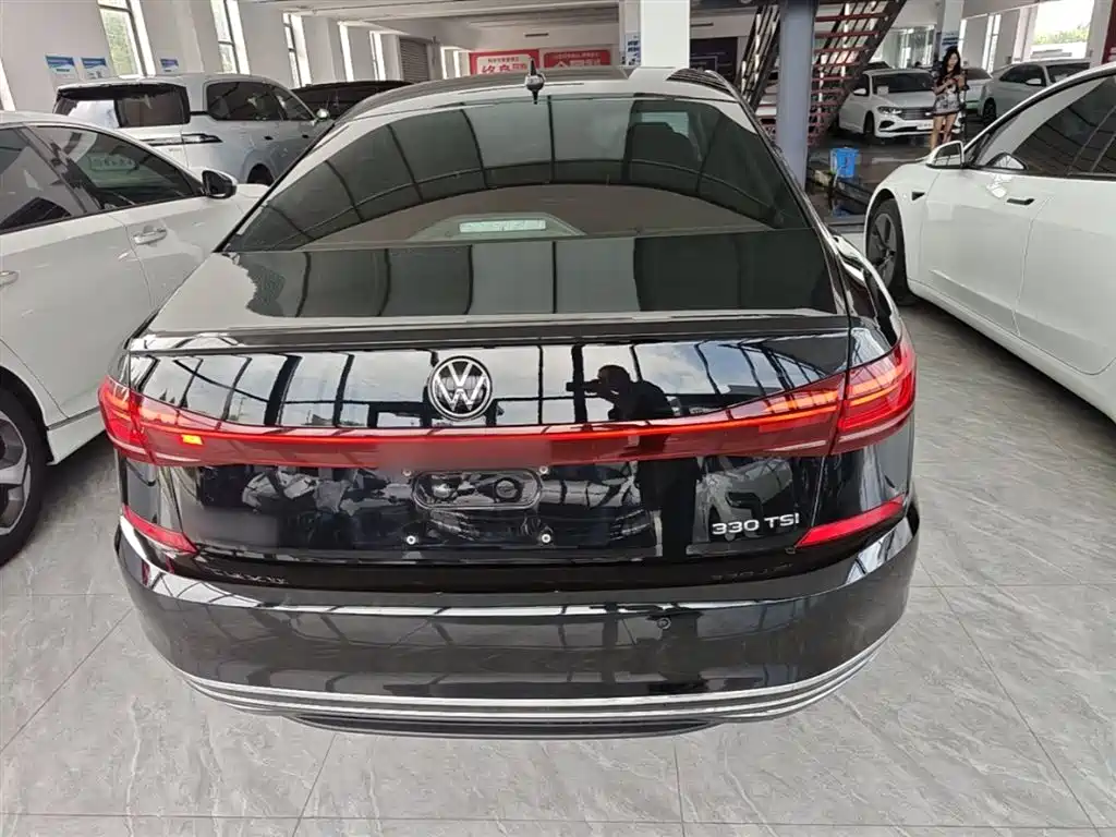Volkswagen Passat 2023 330TSI Elite