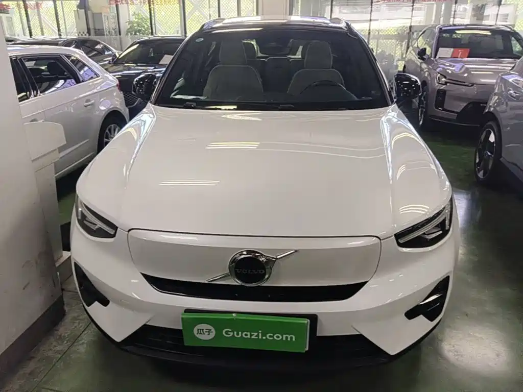 Volvo XC40 NEV — миниатюра 3