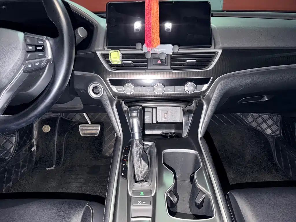Honda Accord — миниатюра 11