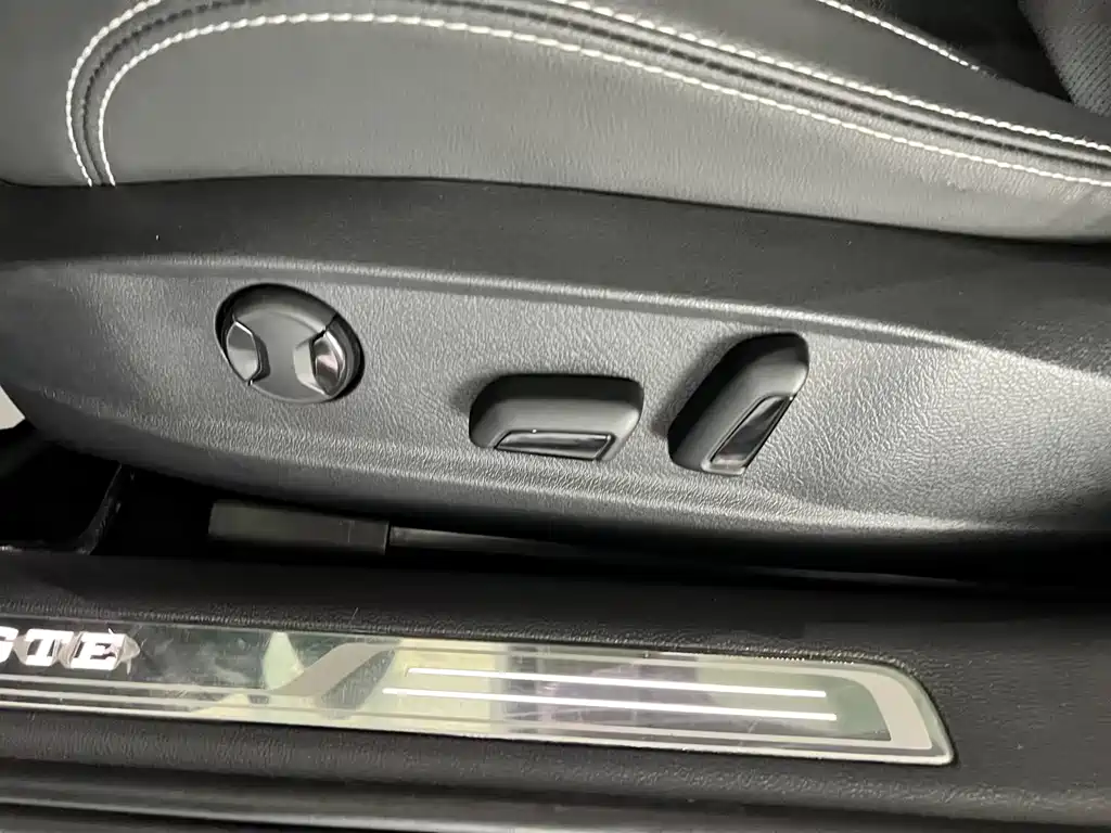 Volkswagen 迈腾 PHEV — миниатюра 30