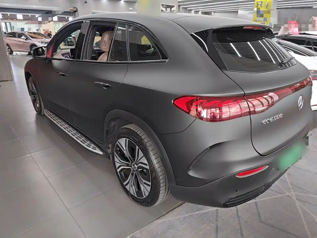 Mercedes-Benz EQE SUV — миниатюра 5