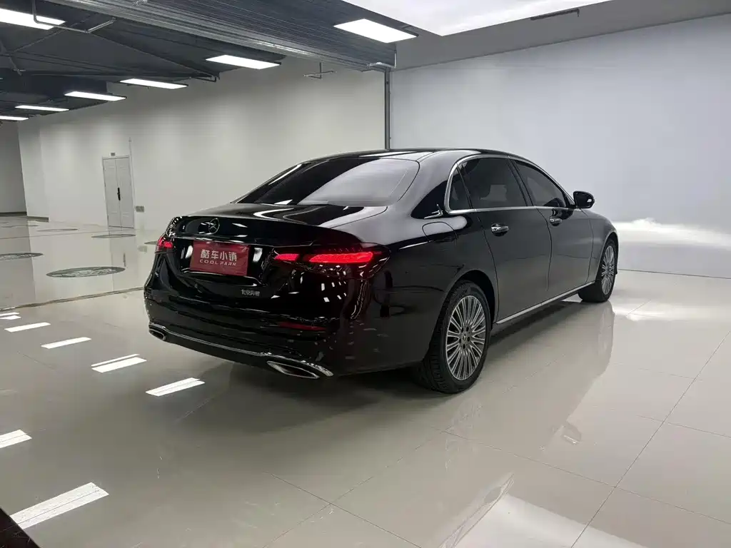 Mercedes-Benz E-Class — миниатюра 28