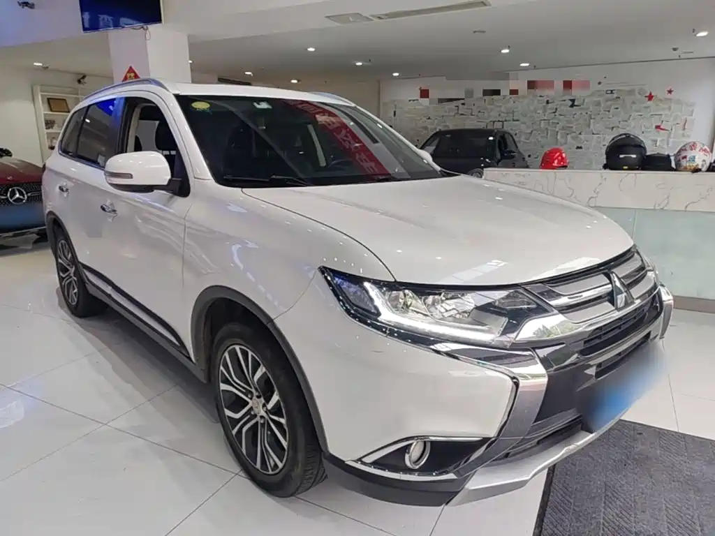 Mitsubishi Outlander — миниатюра 4