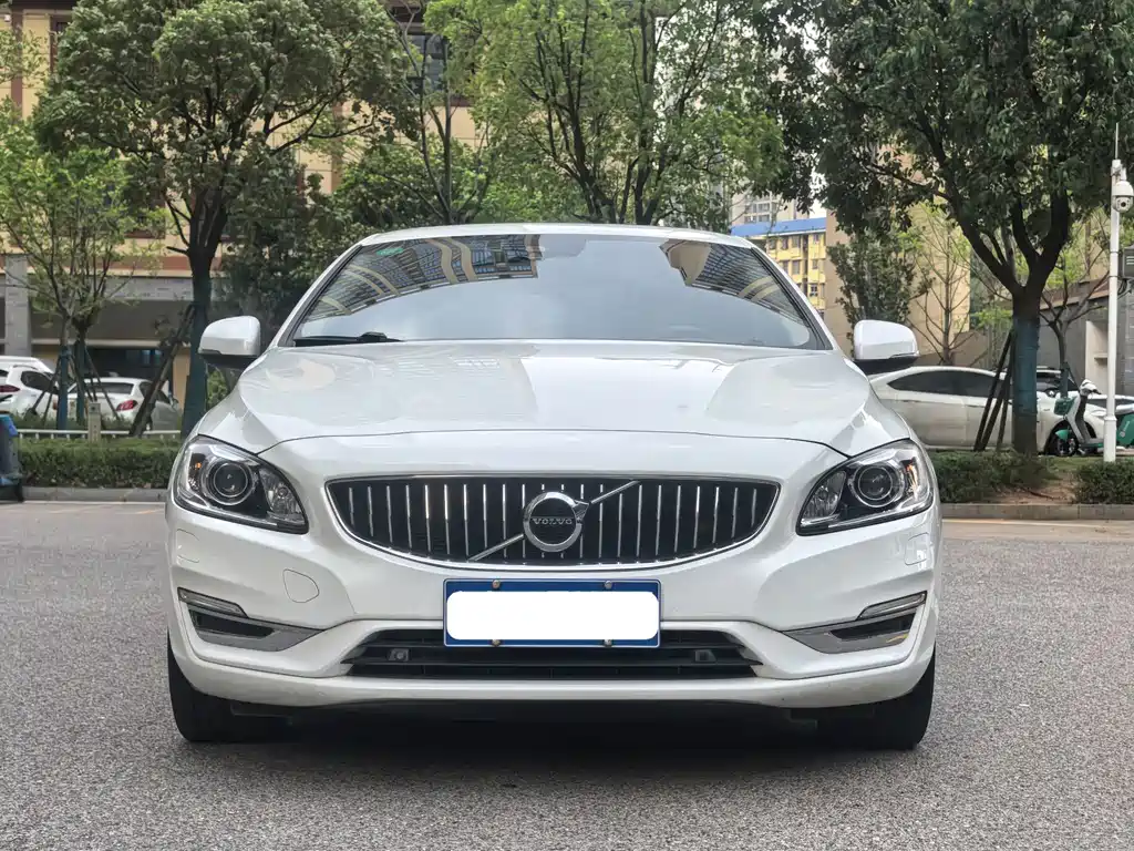Volvo S60 — миниатюра 3