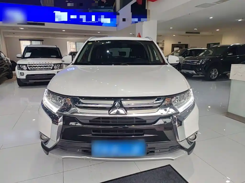 Mitsubishi Outlander — миниатюра 3