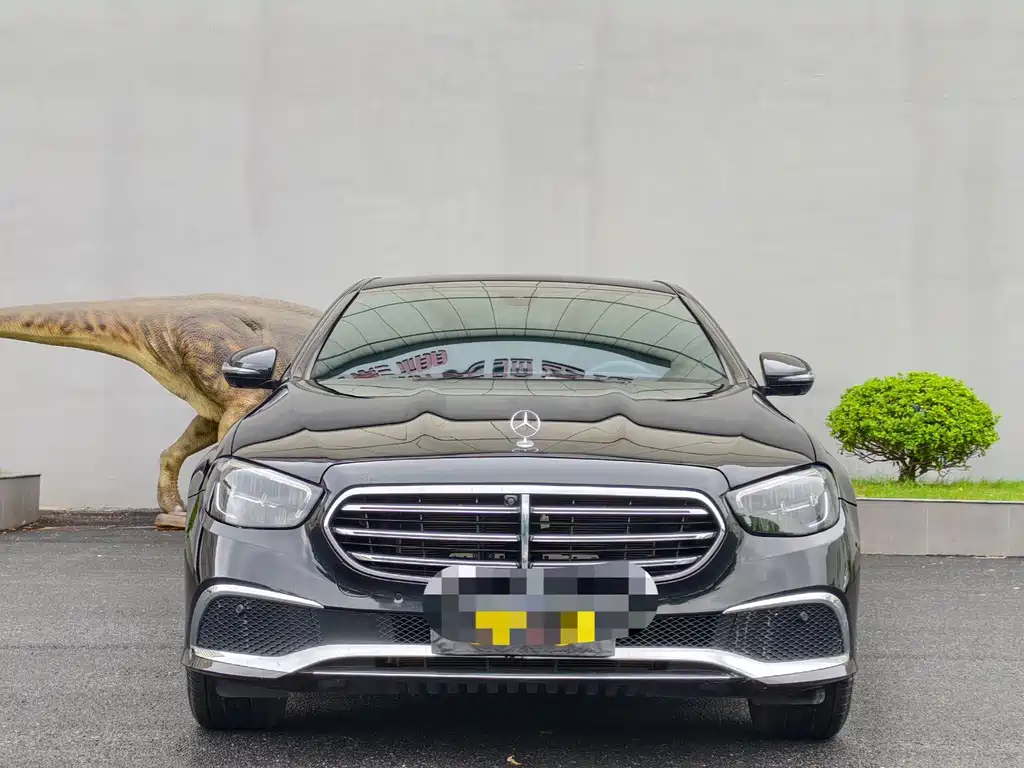 Mercedes-Benz E-Class — миниатюра 2