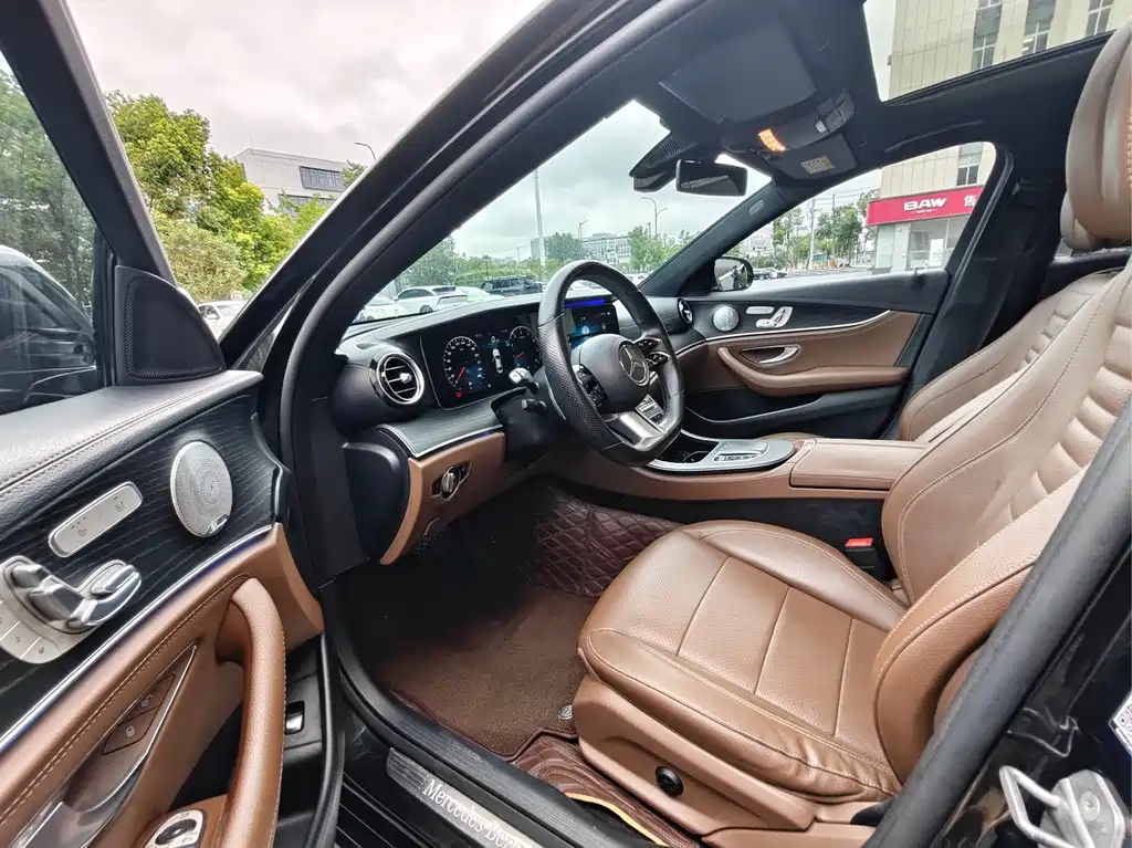 Mercedes-Benz E-Class — миниатюра 4