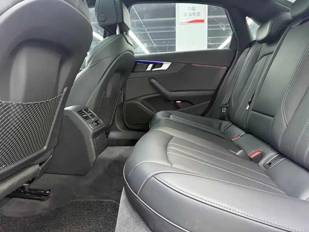 Audi A4L — миниатюра 12