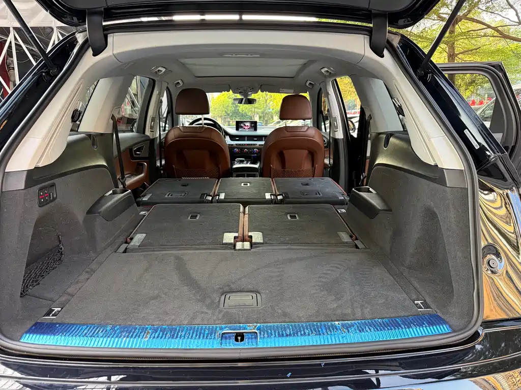 Audi Q7 — миниатюра 20