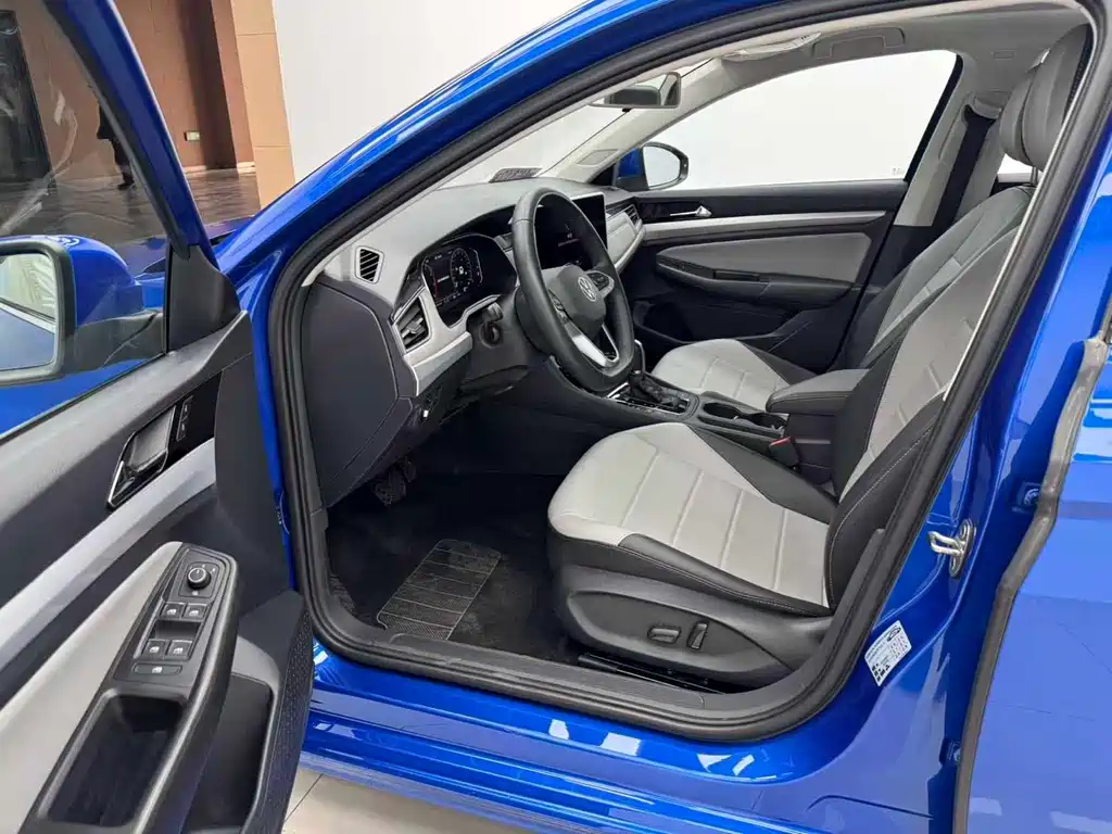 Volkswagen Bora 2023 200TSI DSG PRO