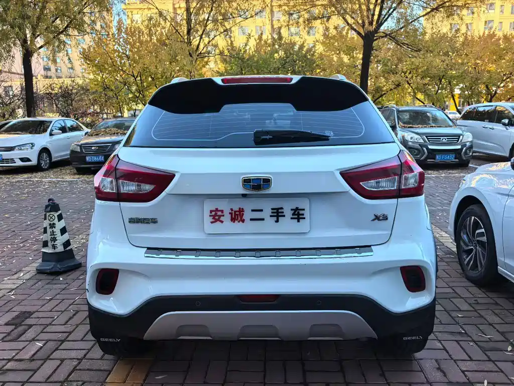Geely Vision X3 — миниатюра 4