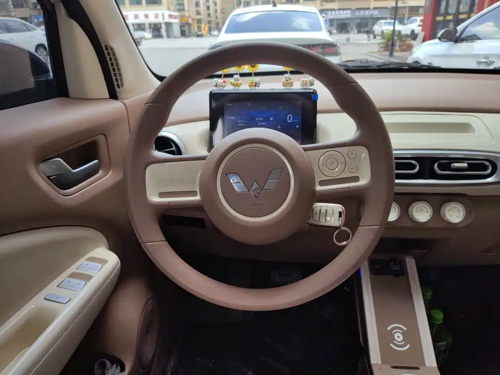 Wuling MINIEV — миниатюра 6