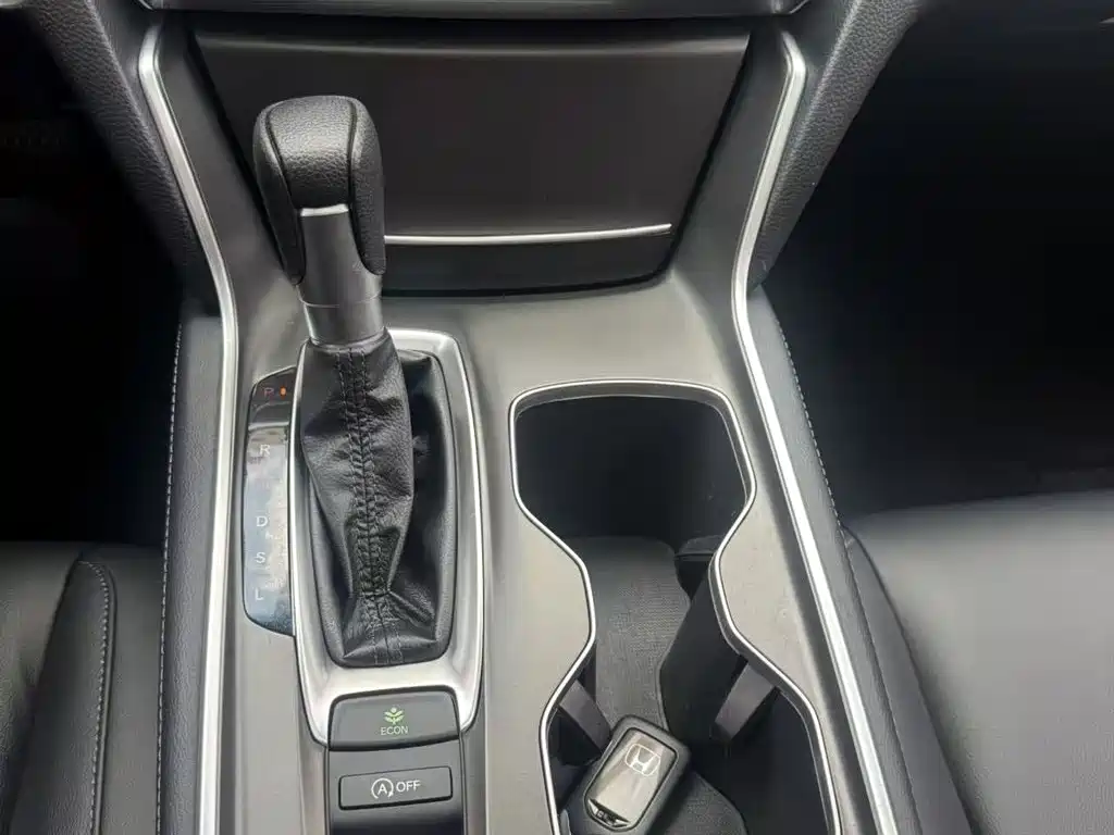 Honda Accord — миниатюра 17
