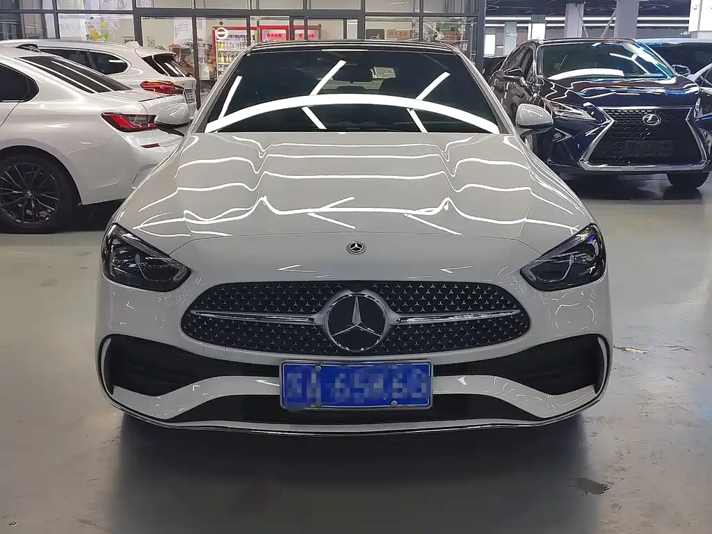 Mercedes-Benz C-Class — миниатюра 2