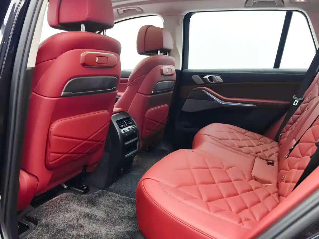 Заказать BMW X5 2026 года за 10 399 573 ₽  из Китая