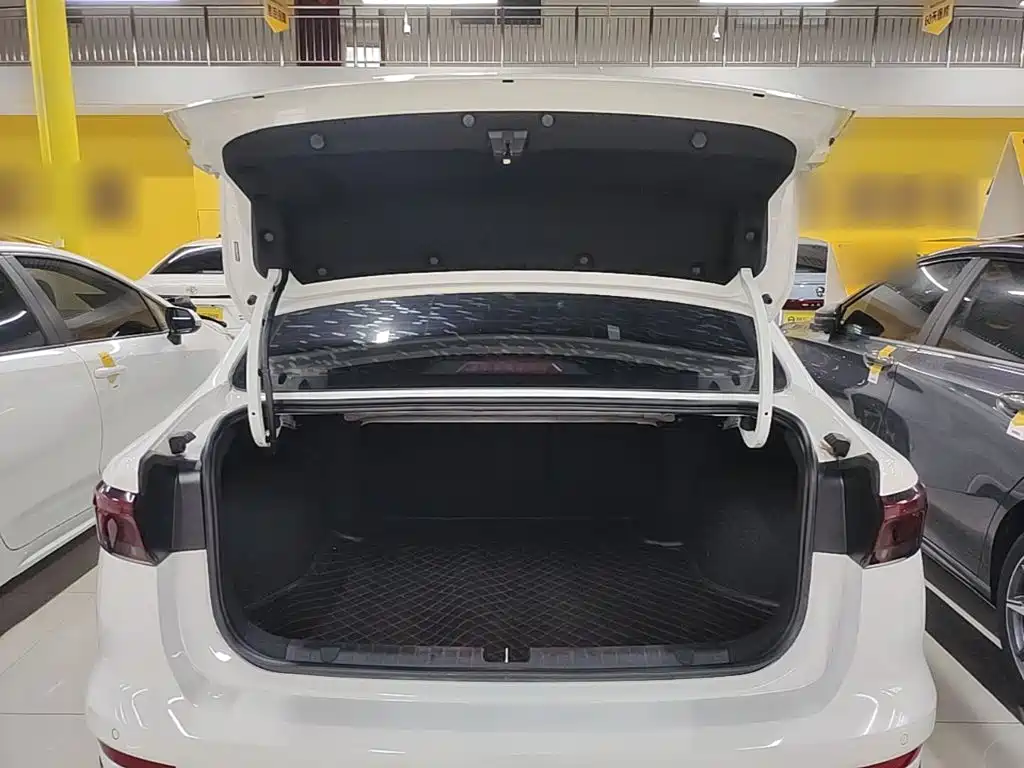 Geely Emgrand — миниатюра 19
