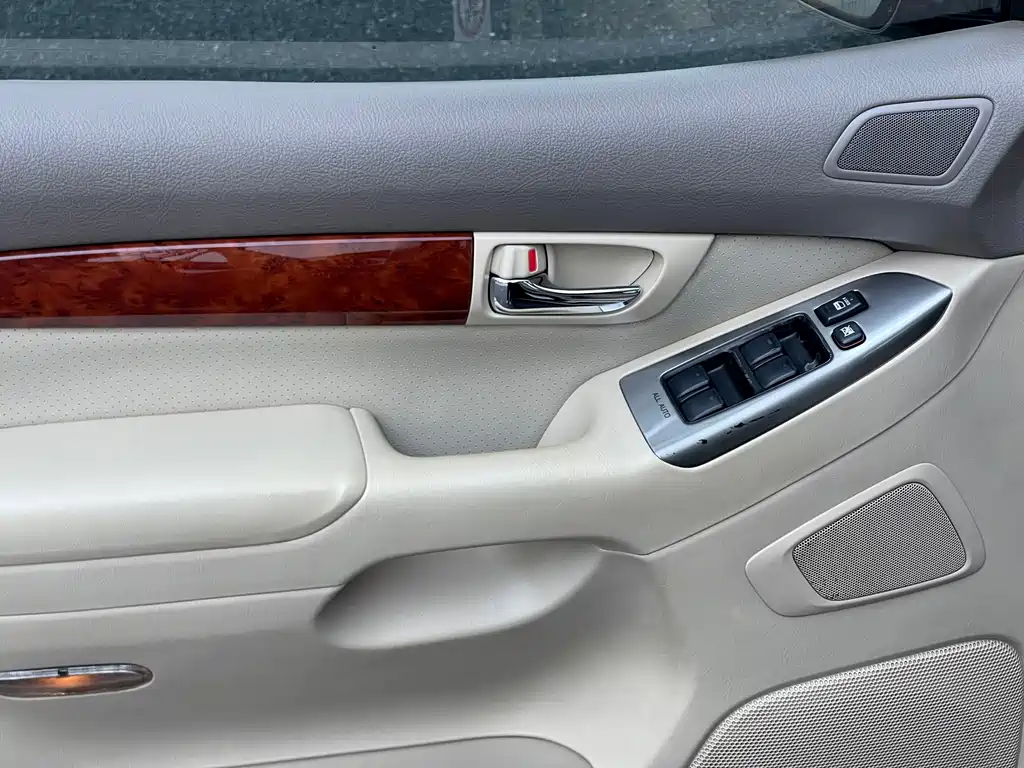 Toyota Prado — миниатюра 15