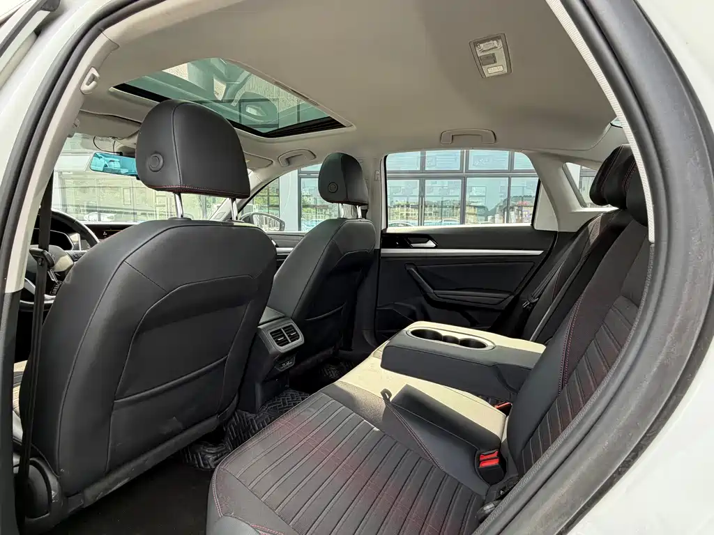 Volkswagen Lavida — миниатюра 8