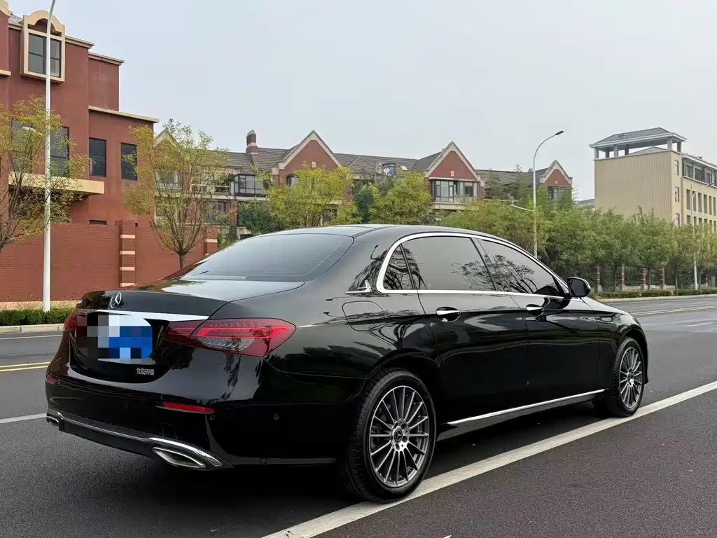 Mercedes-Benz E-Class — миниатюра 21