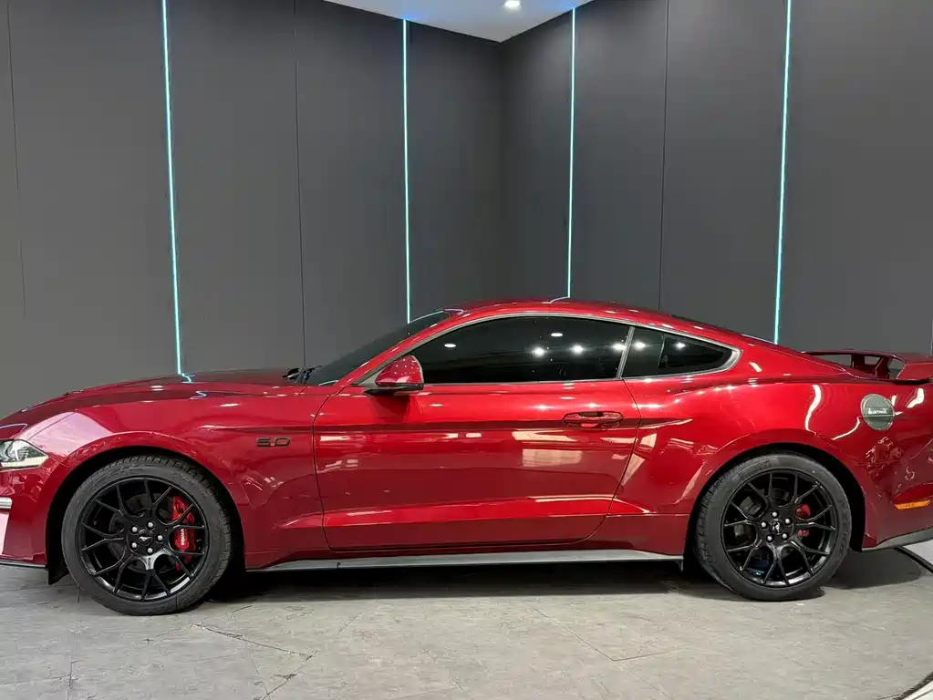 Ford Mustang — миниатюра 5