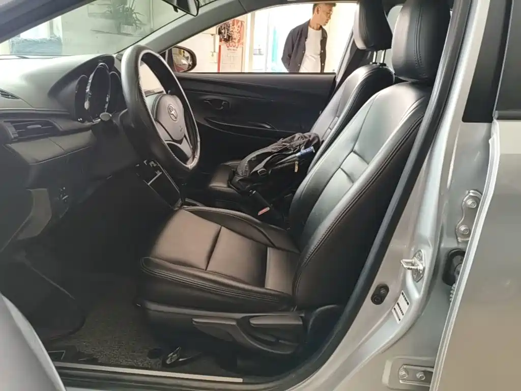 Toyota Yaris L — миниатюра 15