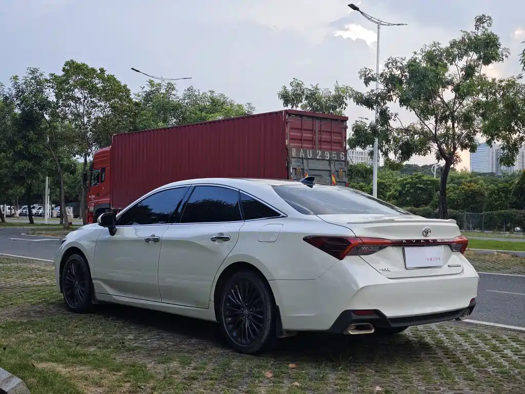 Toyota Avalon — миниатюра 8