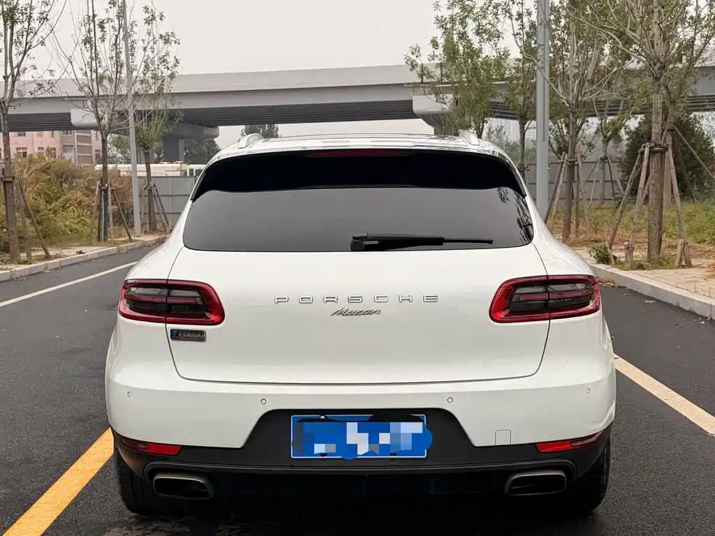 Porsche Macan — миниатюра 5