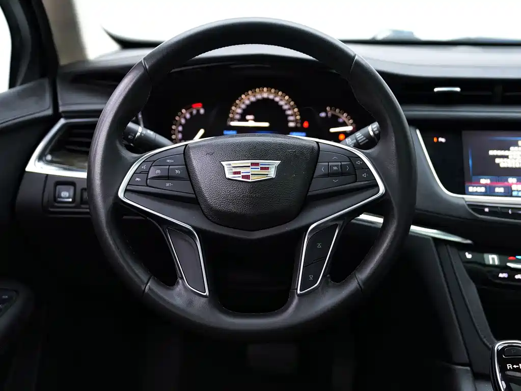 Cadillac XT5 — миниатюра 7