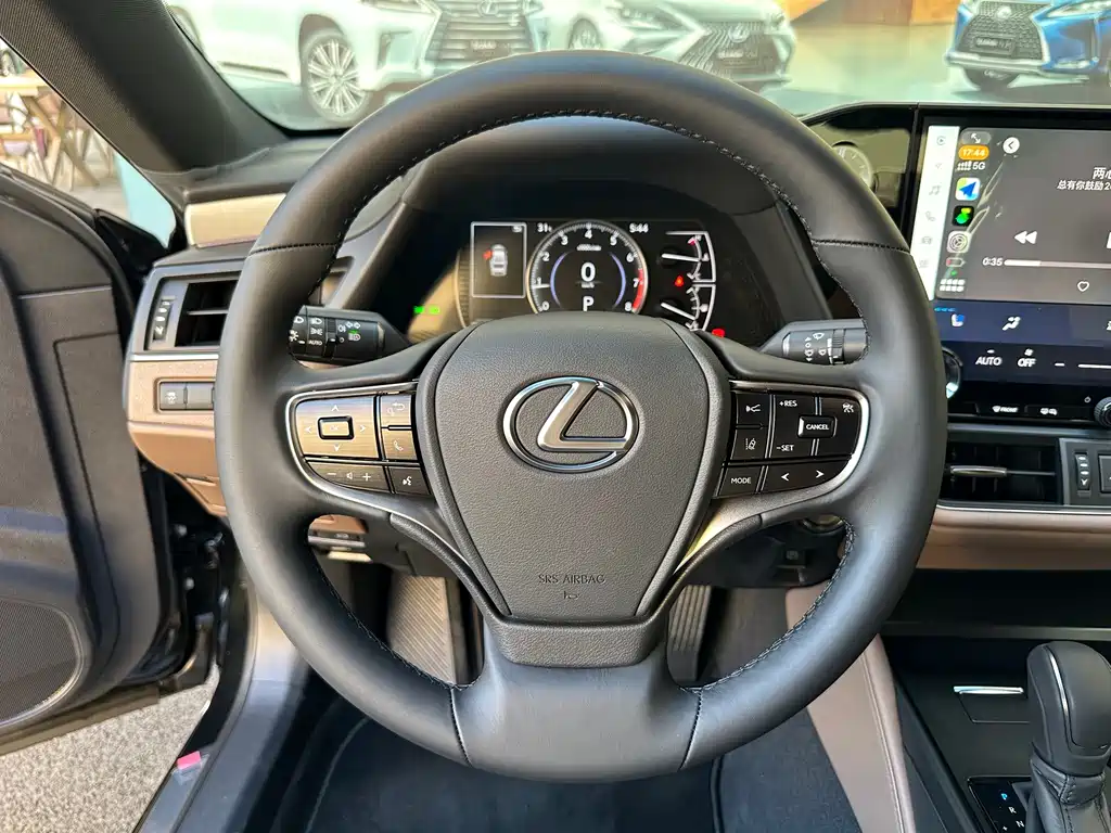 Lexus ES — миниатюра 8