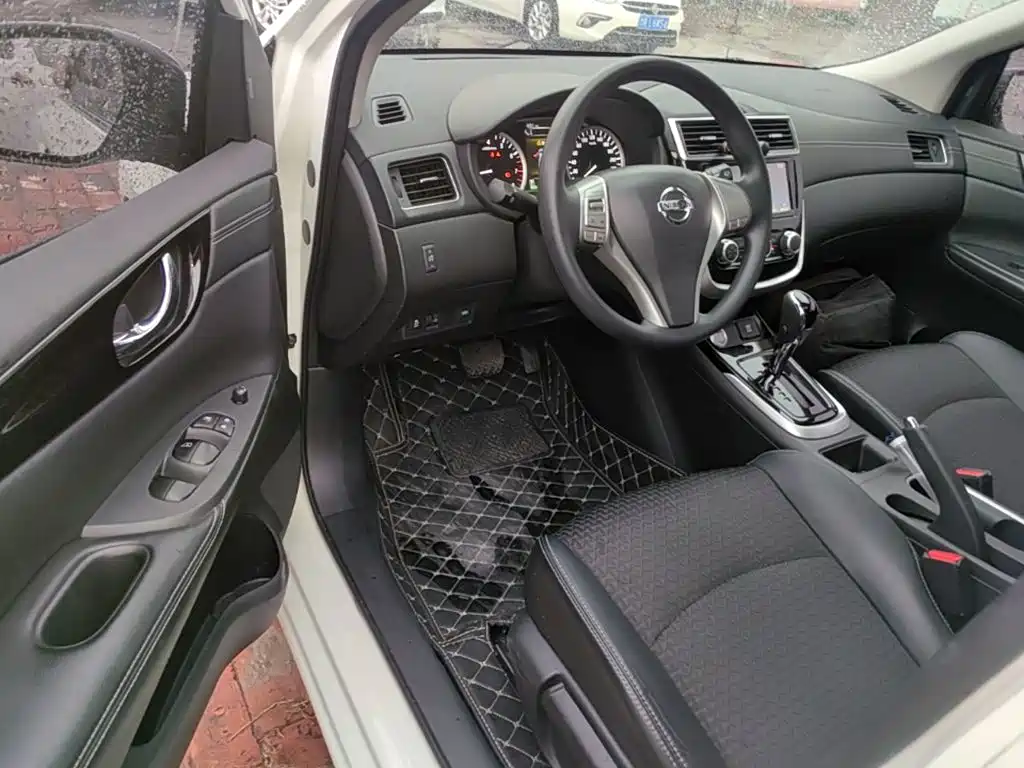 Nissan Tiida — миниатюра 16