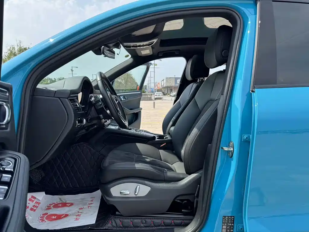 Porsche Macan — миниатюра 12