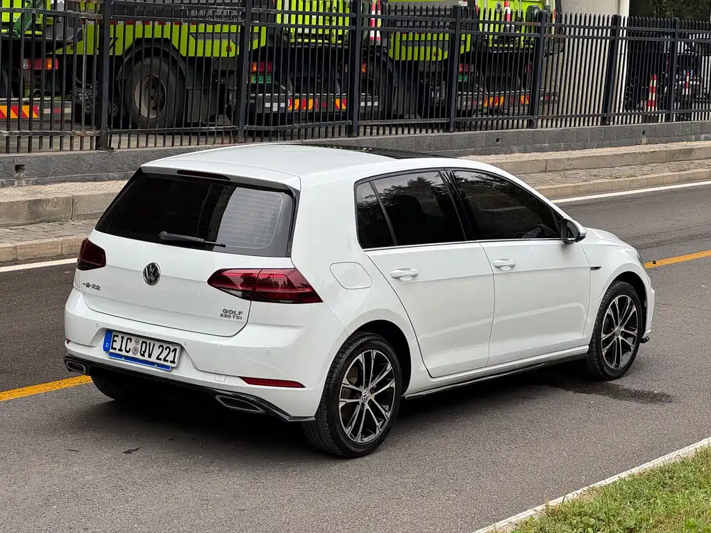 Volkswagen Golf — миниатюра 5