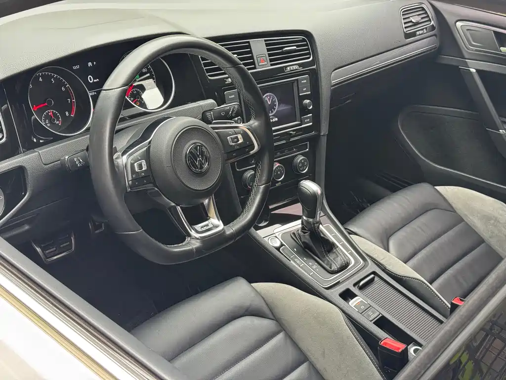 Volkswagen Golf — миниатюра 15